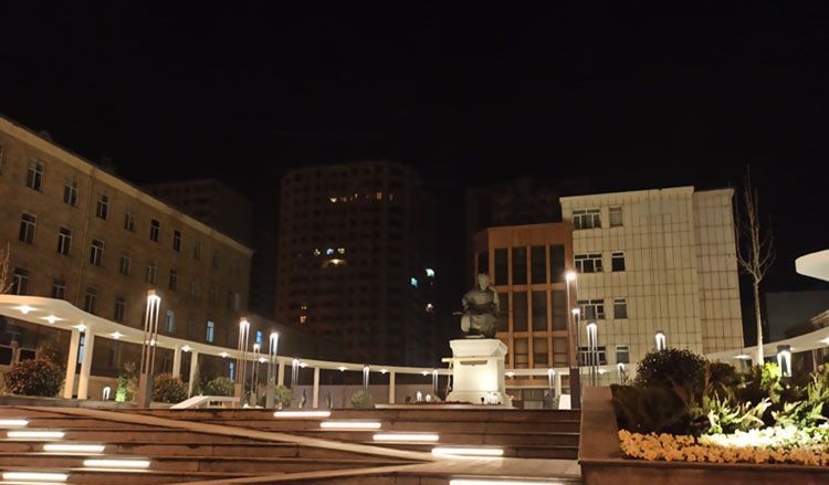 Şah İsmayıl Xətainin heykəlinin yeri dəyişdirilib - FOTO