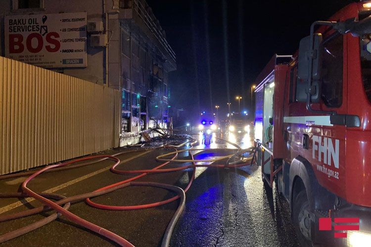 Bakıda güclü yanğın: 11 yanğınsöndürən maşın... - FOTO