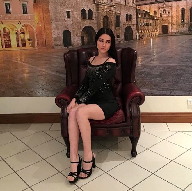 Ata 20 yaşlı qızını vəhşicəsinə qətlə yetirdi