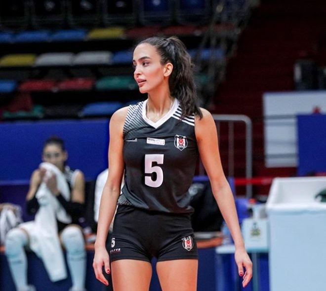 Məşhur volleybolçunu keçmiş fotoları ifşa etdi - FOTOLAR
