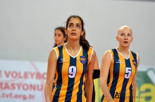 Məşhur volleybolçunu keçmiş fotoları ifşa etdi - FOTOLAR