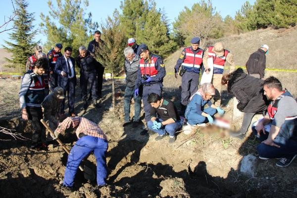 8 il sonra oğlunu öldürdüyünü etiraf etdi - FOTO