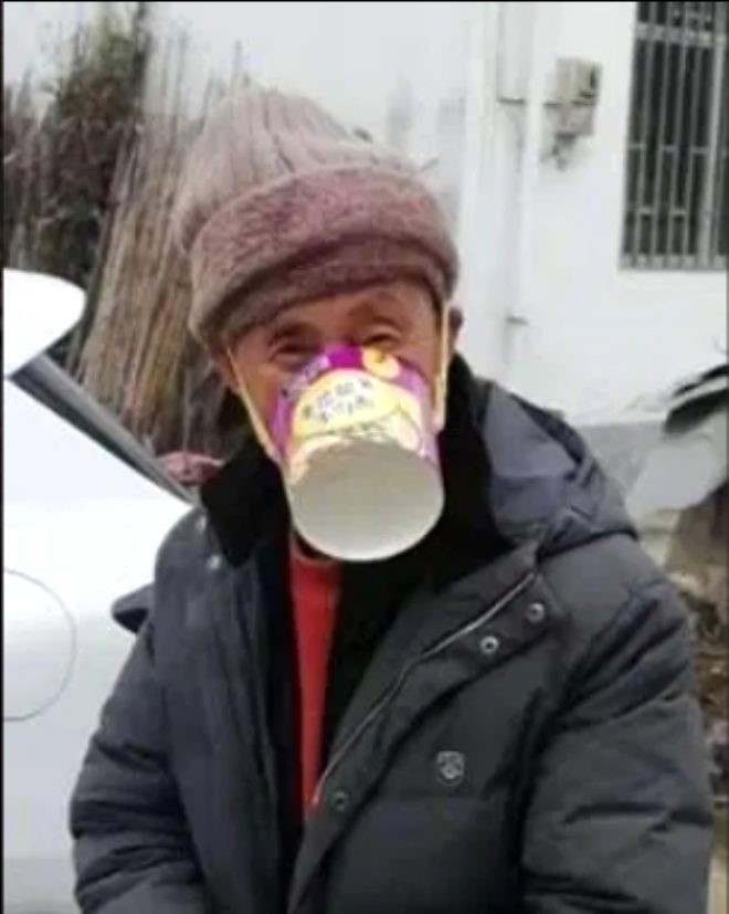 İnsanlar koronavirusdan belə qorunur - FOTOLAR