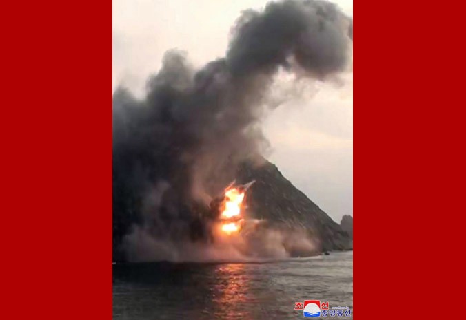 Kim Çen In nazirin ağzını bağlatdırıb, təlimlərə qatıldı - FOTO-VİDEO