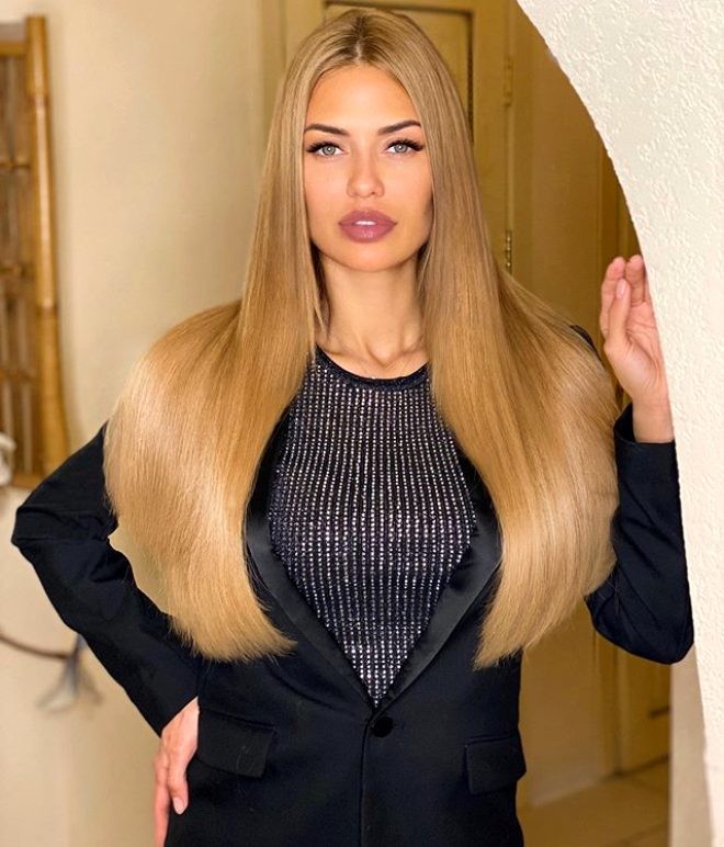 Modeldən koronavirus paylaşımı: “Dünyanın yarısı ölsün”