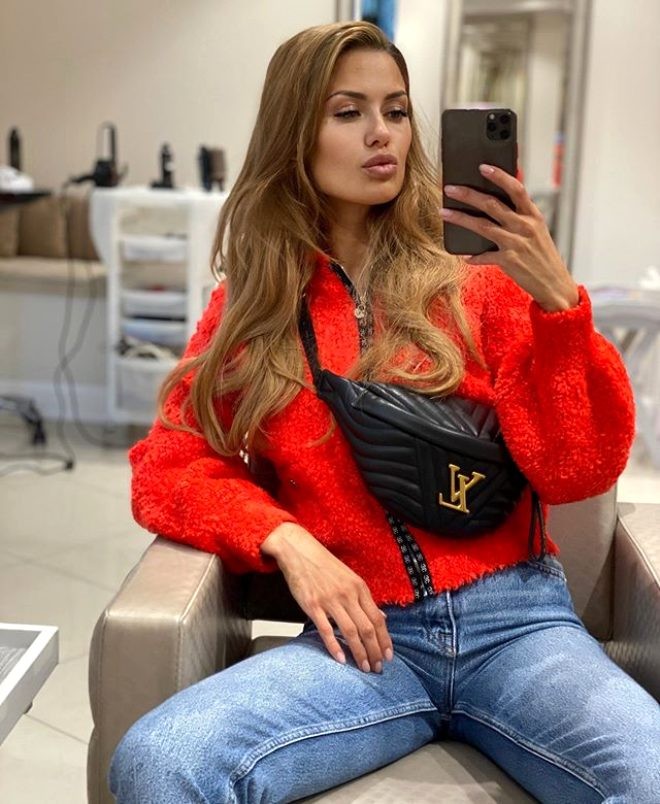 Modeldən koronavirus paylaşımı: “Dünyanın yarısı ölsün”