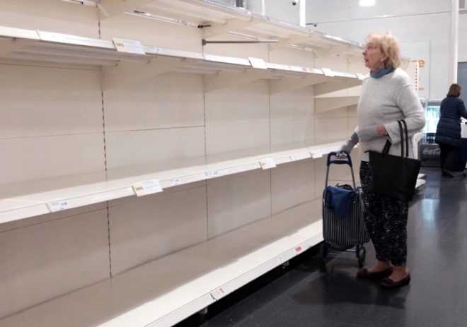 Koronavirusa görə marketlərdə yaşanan ərzaq qıtlığı - FOTOLAR