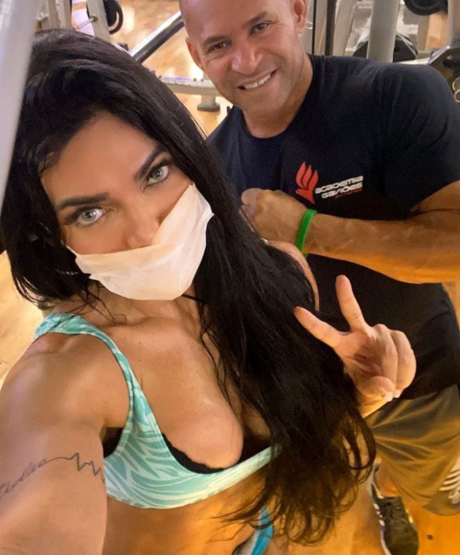 Braziliyalı model korona üçün kampaniyaya start verdi - FOTOLAR