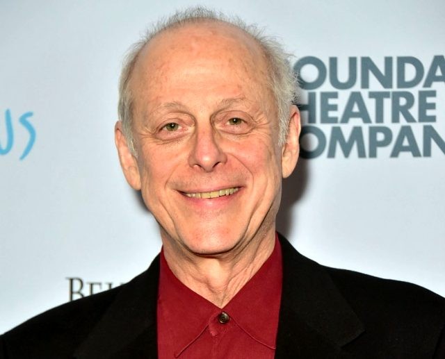 Məşhur aktyor koronavirusdan öldü