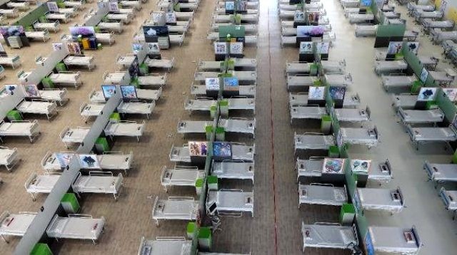 Bu ticarət mərkəzi koronavirus xəstəxanasına çevrildi - FOTOLAR