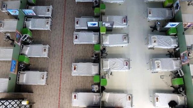 Bu ticarət mərkəzi koronavirus xəstəxanasına çevrildi - FOTOLAR