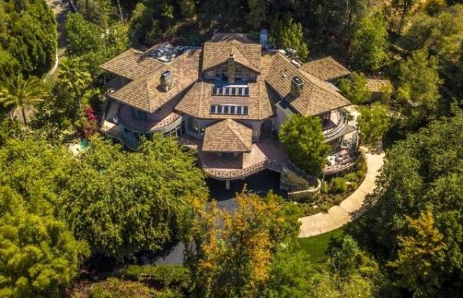 Selena Qomezin  milyon dollarlıq malikanəsi - FOTOLAR