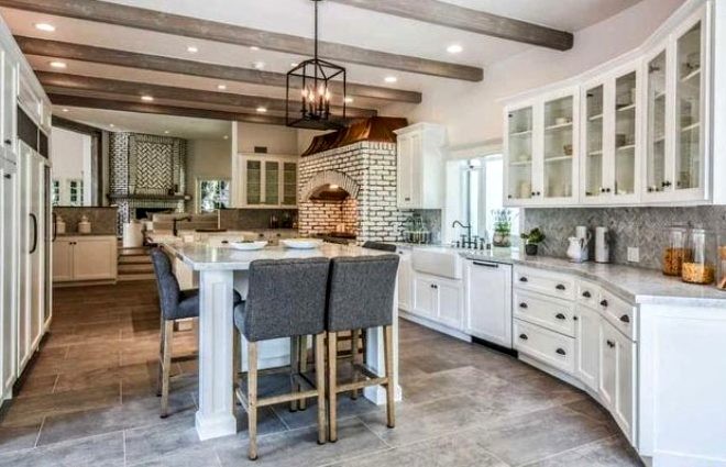 Selena Qomezin  milyon dollarlıq malikanəsi - FOTOLAR