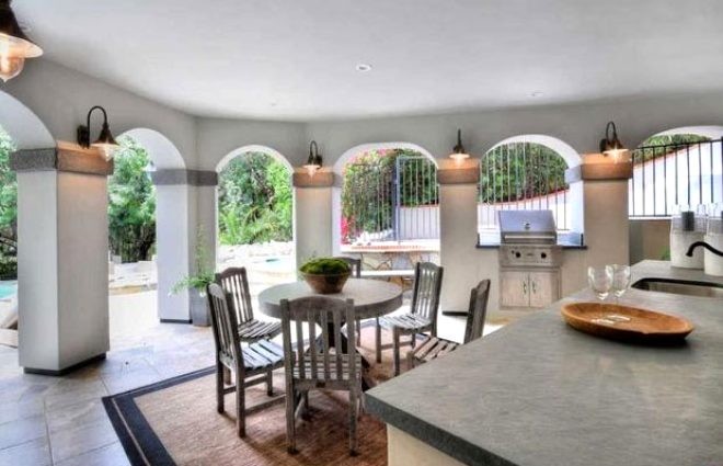 Selena Qomezin  milyon dollarlıq malikanəsi - FOTOLAR