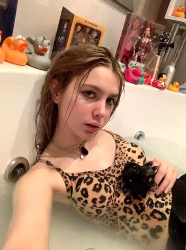 Bu məşhur pozaları ilə gündəm yaratdı - FOTO