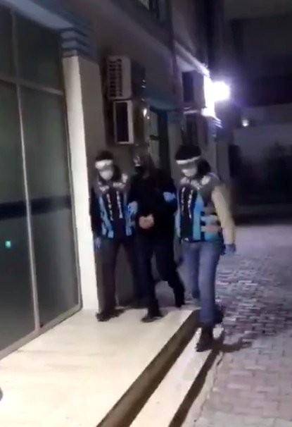 Oğlunu təhlükəyə atan ata həbs edildi - Türkiyədə (VİDEO)