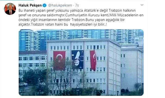 Trabzonda ictimai binada Atatürkün plakatını tərs asdılar - FOTO