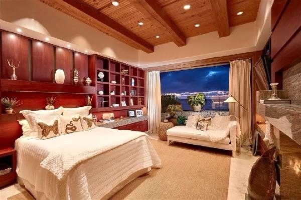 Karantini 43 milyon dollarlıq malikanəsində keçirir - FOTO