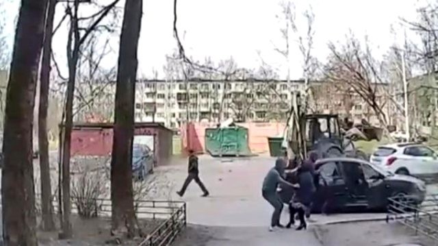 Maskalı şəxslər qızı anasının yanından belə qaçırdılar - FOTOLAR+VİDEO