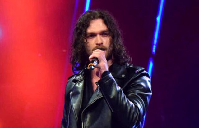 Seda Sayan özündən 32 yaş kiçik şəxslə eşq yaşayır? (FOTO)