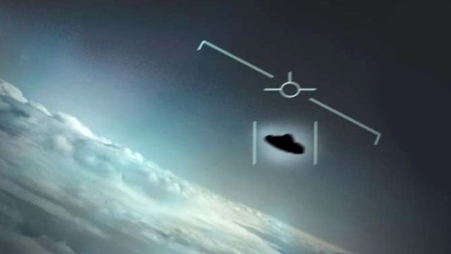 Pentaqon UFO-ları əks etdirən 3 video yayımladı (VİDEO)