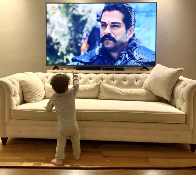 Məşhur aktyor ilk dəfə oğlunun fotosunu paylaşdı - FOTO