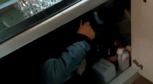 Qumar oynayan şəxslər polisdən belə gizləndilər (VİDEO+FOTO)