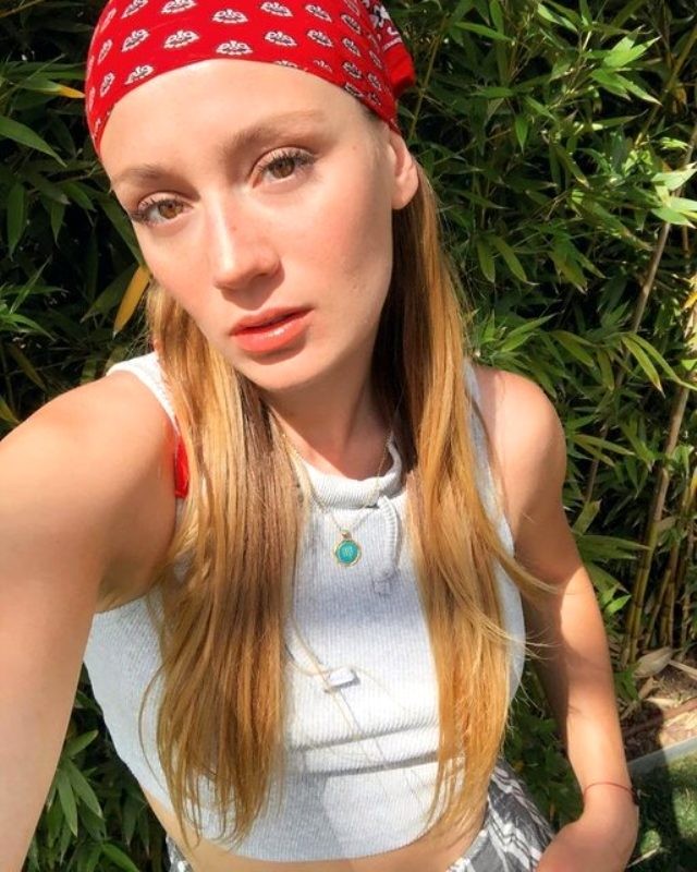 Məşhur aktrisa karantin günlərində bağbanlığa başladı - FOTO