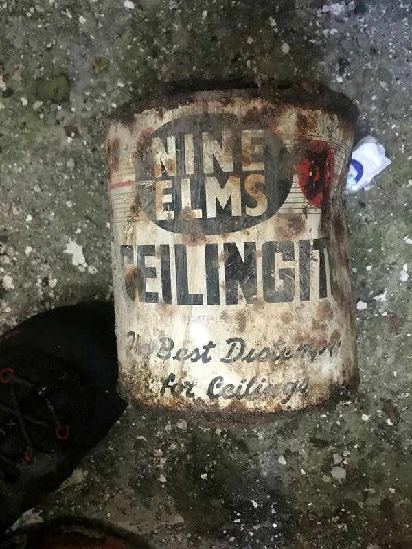 Karantindən bezən şəxs evinin altında 120 illik  tarixi tunel tapdı - FOTO