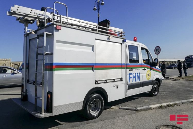 Sumqayıtda mikroavtobusla yük maşını toqquşdu - FOTOLAR