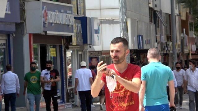 Maskasız çölə çıxan vətəndaş: “Qoy, korona gəlsin məni tapsın”