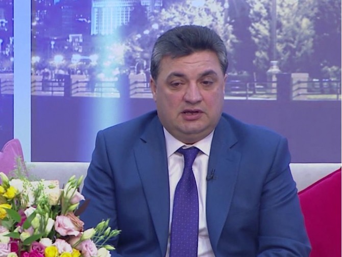 Nazilə Səfərli bu məşhura 2 min manatlıq kostyum aldı - Foto