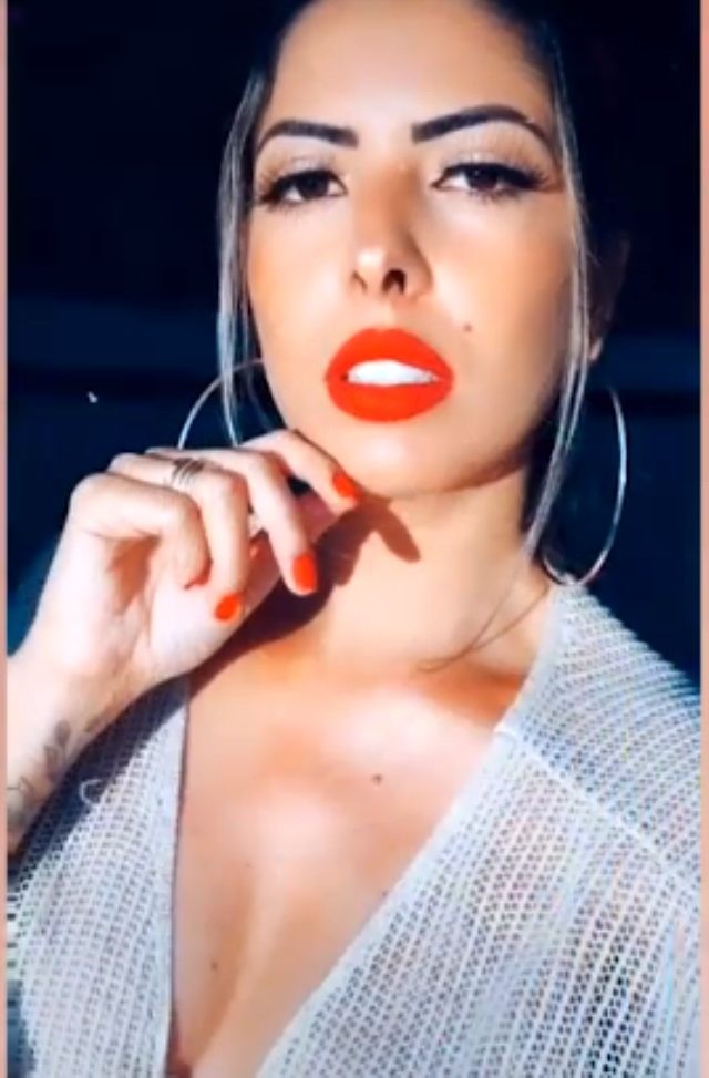 "TikTok" fenomeni son halı ilə izləyicilərini təəccübləndirdi - FOTO