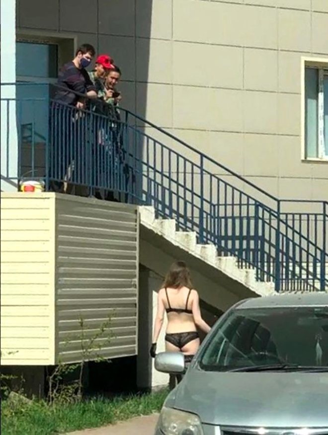 Koronavirusa görə striptizçilər bu yola əl atdılar - FOTOLAR