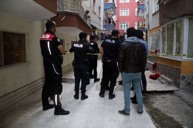 4 yaşlı uşaq 6-cı mərtəbədən düşərək öldü - FOTO