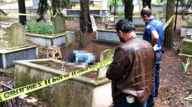 Həkim atasının qəbri üstündə intihar etdi  - FOTO