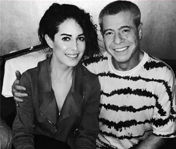 Məşhur müğənni fanatı ilə evləndi - FOTO