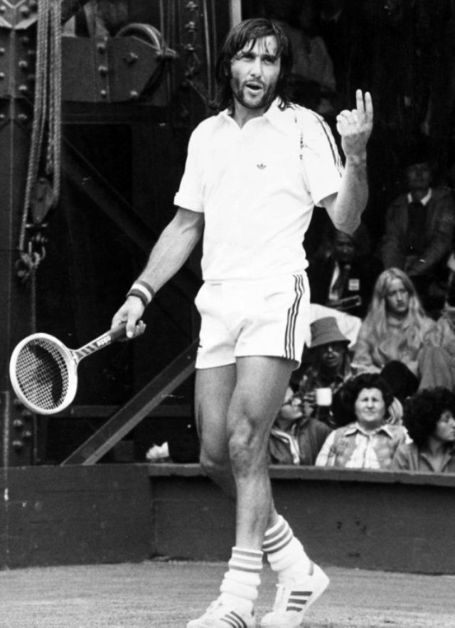 73 yaşlı məşhur tennisçi evləndi - FOTO