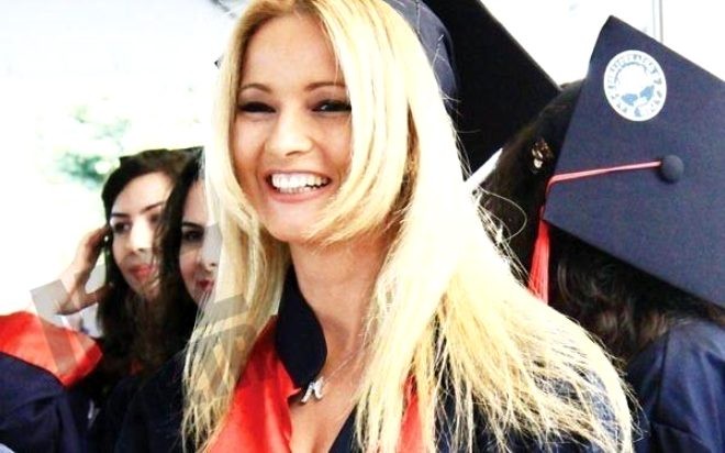 Məşhur aparıcının gənclik fotosu üzə çıxdı  - FOTOLAR