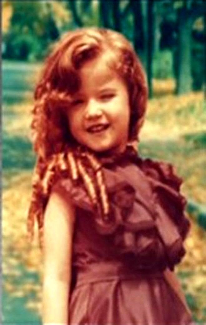 Məşhur aparıcının gənclik fotosu üzə çıxdı  - FOTOLAR