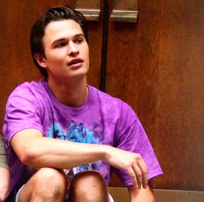 Məşhur aktyor 17 yaşlı qıza təcavüzdə günahlandırıldı 