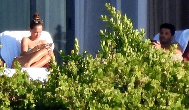 10 yaşlı oğlunu itirən modelin son halı  - FOTO