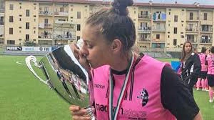 İtaliyalı futbolçu qəzada öldü 