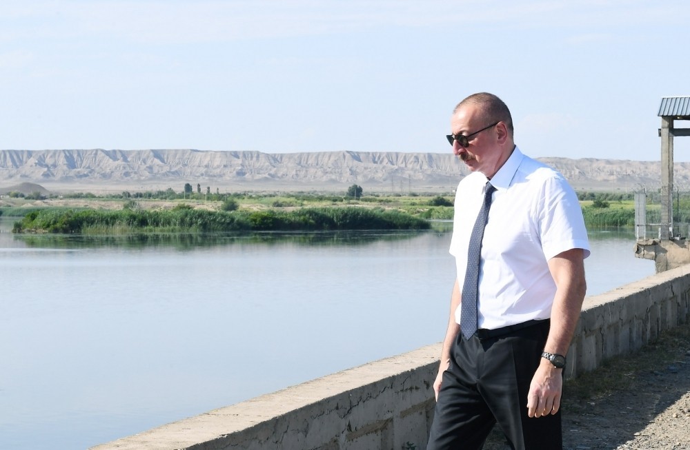 İlham Əliyev aqroparkın təqdimatında - FOTOLAR