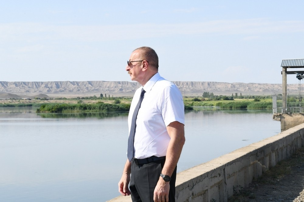 İlham Əliyev aqroparkın təqdimatında - FOTOLAR
