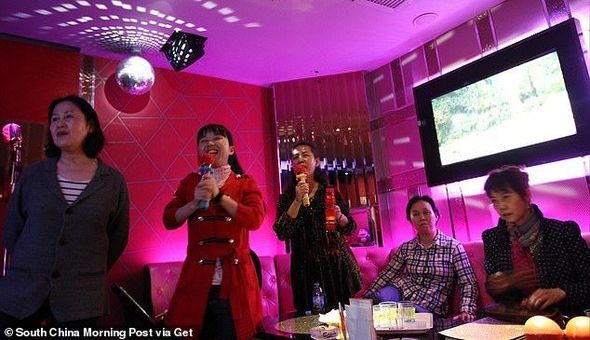 Karaokedə "ürəkdən" oxumaq istədi, beyin damarı partladı - FOTO+VİDEO