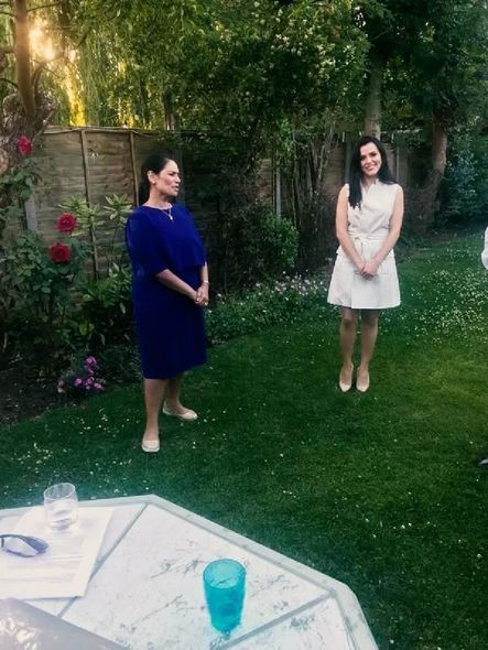 Britaniyalı nazir türkiyəli müğənninin evində qonaq oldu - FOTOLAR