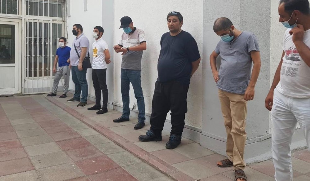 “Lokomativ-Biləcəri” çay evi karantin qaydalarını pozdu - 17  nəfər saxlanıldı (FOTO)