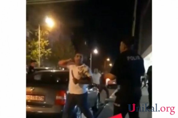 Narkotik qəbul edib, polislərin üstünə bıçaqla gəldi - VİDEO