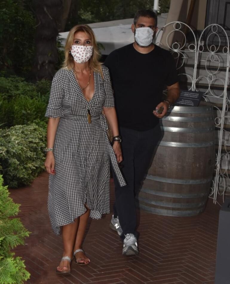 Ailəsini tətildə qoyub sevgilisi ilə görüşə getdi - FOTO